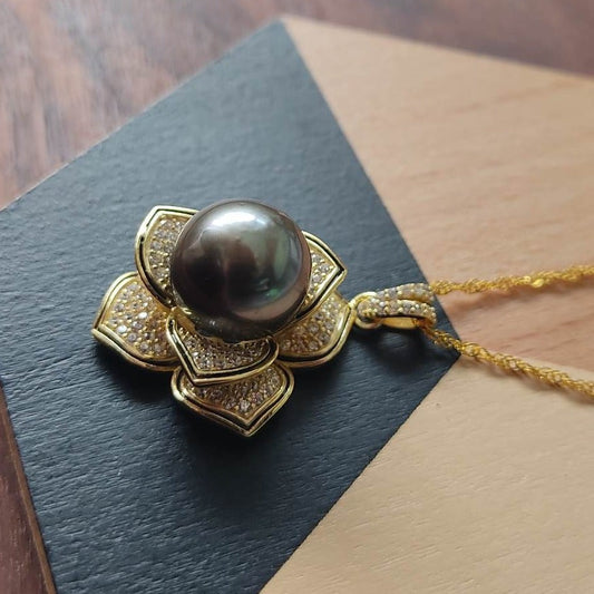 Tahitian black pearl for a beautiful special person